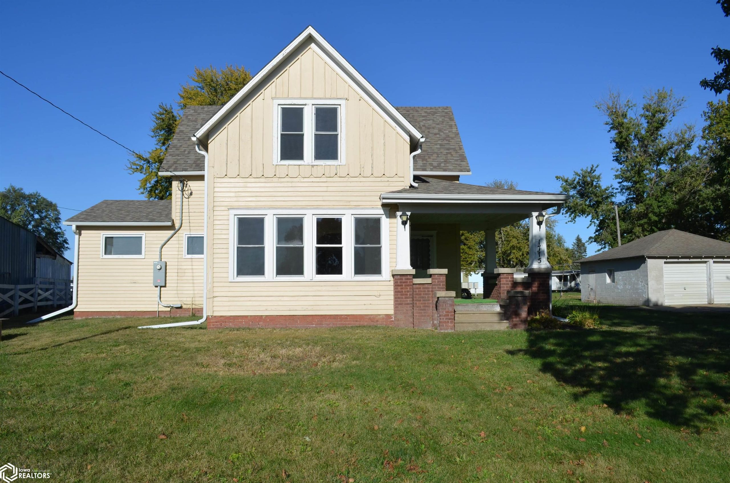 Listing 1715 Pella Avenue Oskaloosa IA 52577